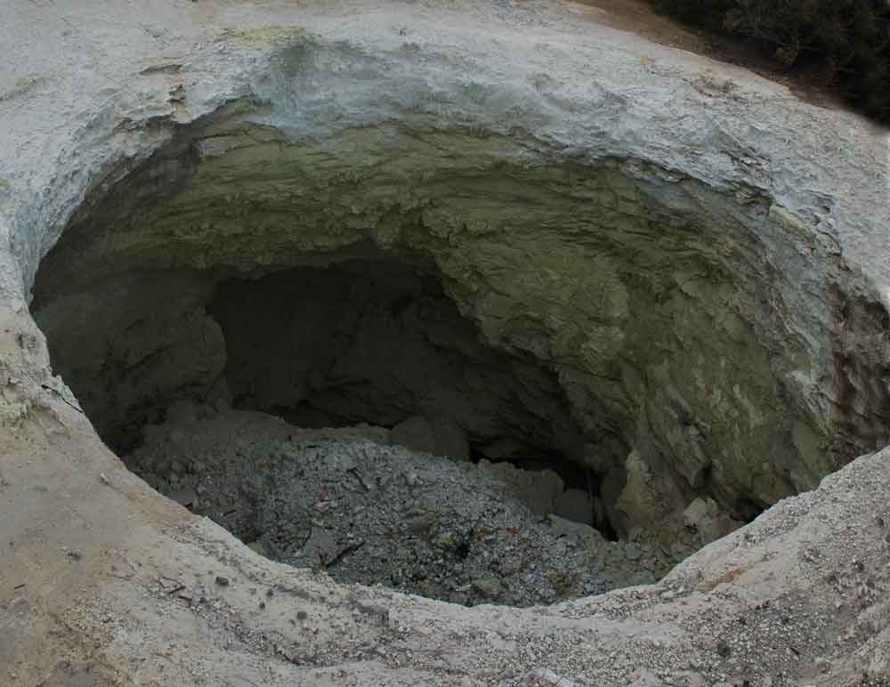 63 - Nueva Zelanda - Rotorua, Wai-o-tapu, crater la casa del diablo